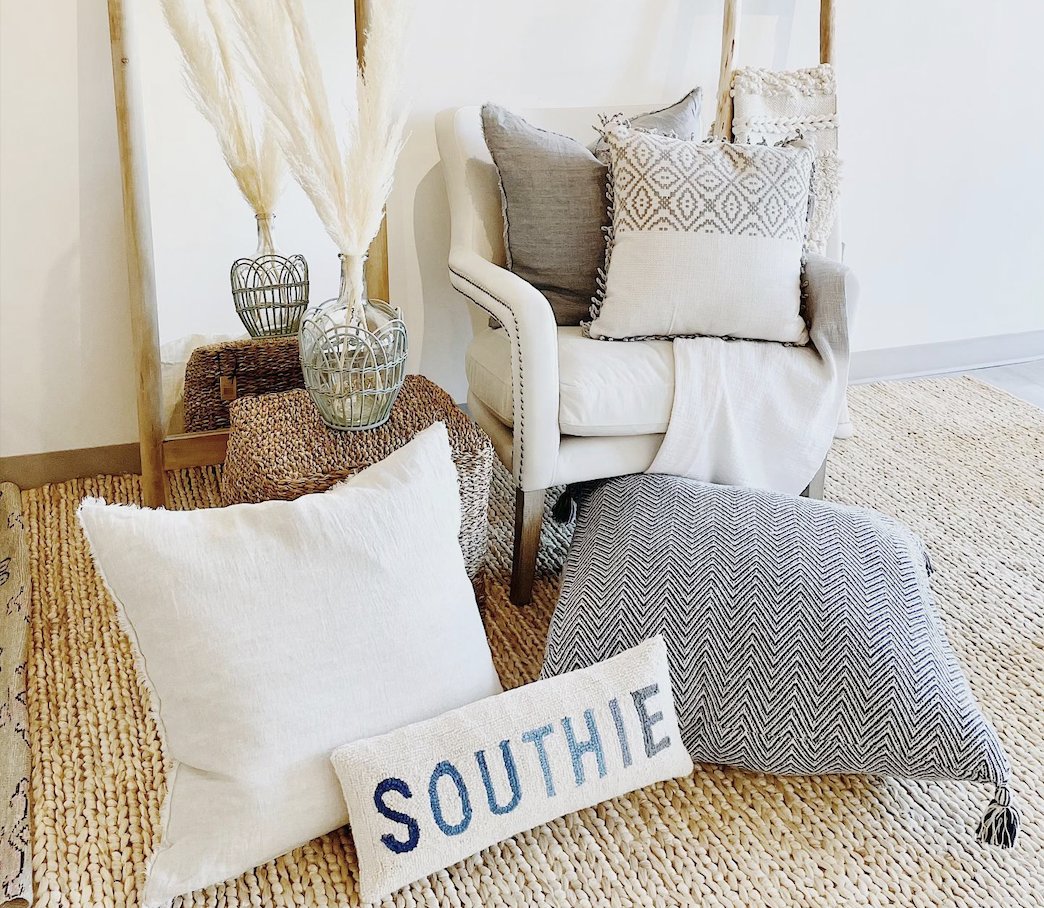 Living Room Neatly Nested Design & Decor